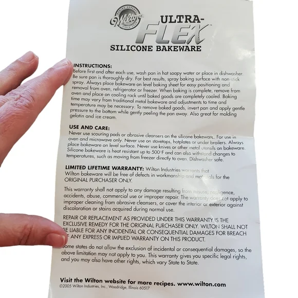 Wilton Silicone Ultra-flex Silicone Bakeware Set Cake Pan, Loaf Pan, Muffin Pan - Picture 7 of 11